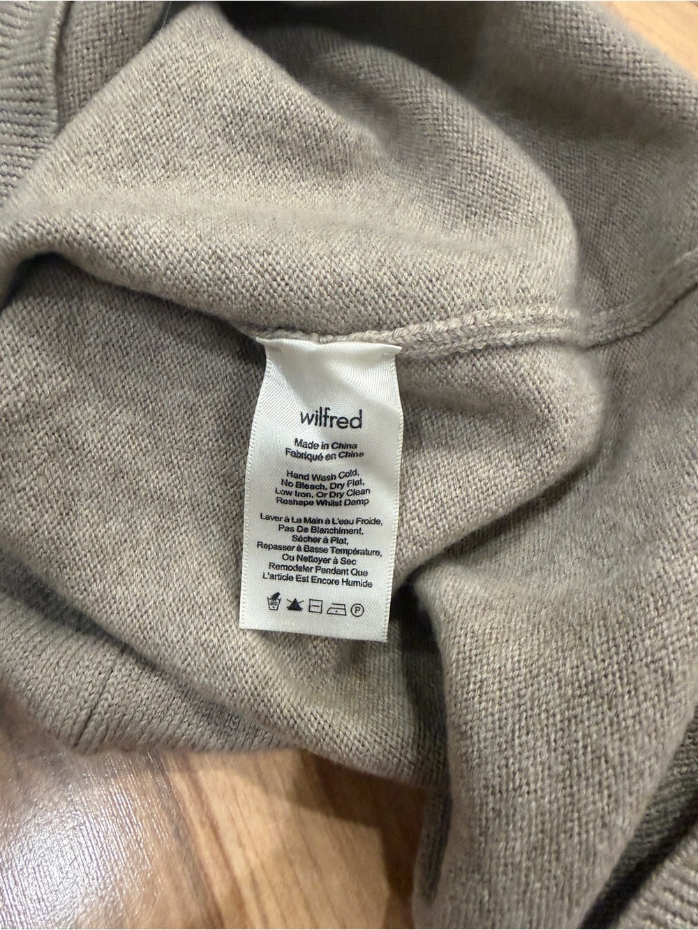 Wilfred Aritzia 100% Wool Turtleneck Sweater Camel Beige Size S Italian Yarn - Picture 11 of 12